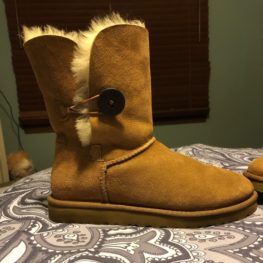 Bailey Button Uggs